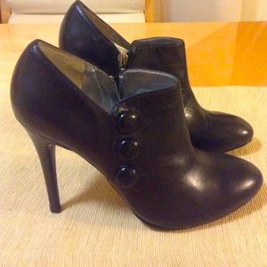 GUESS leather booties ( ankle boots)